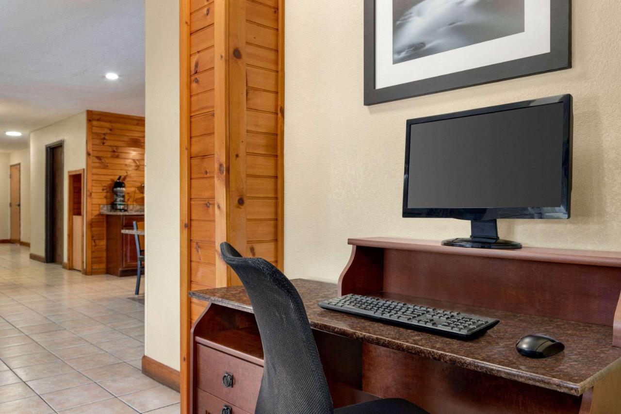 Howard Johnson By Wyndham Pigeon Forge Dış mekan fotoğraf